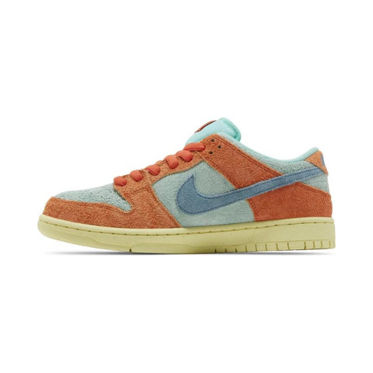 Nike SB Dunk Low Orange Emerald Rise